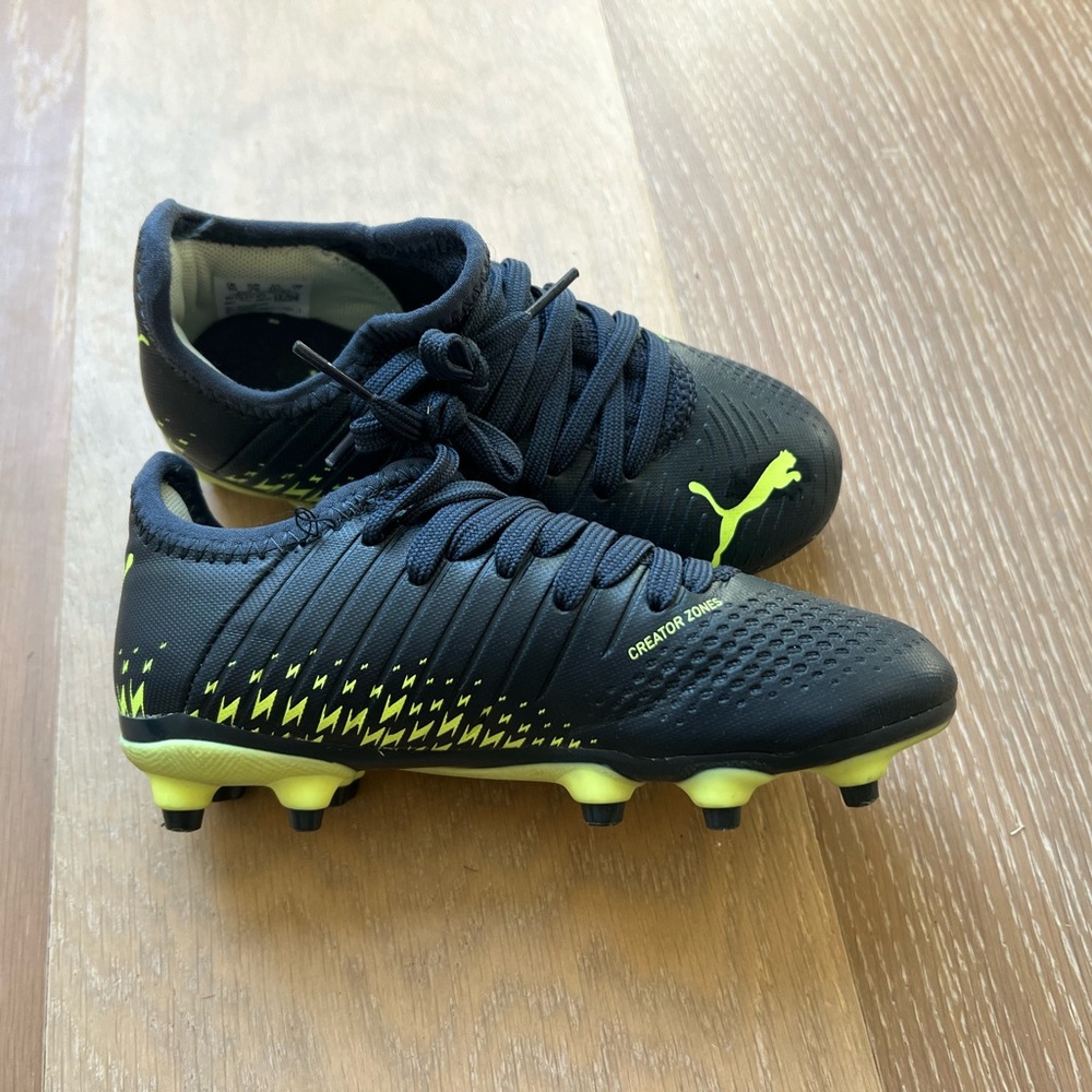 Boys soccer cleats